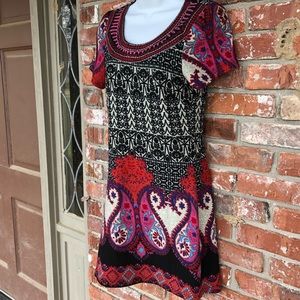 Papillon beautiful short sleeve dress size small